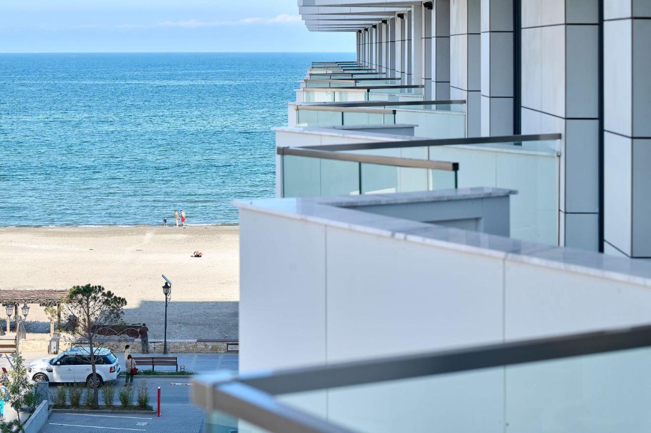Retro Apartment In Infinity Beach Resort Mamaia Eksteriør billede